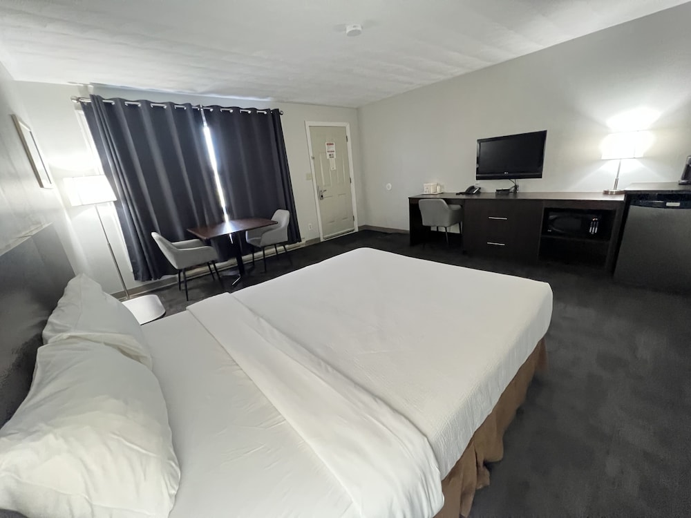 Travelodge By Wyndham Cochrane 16/32