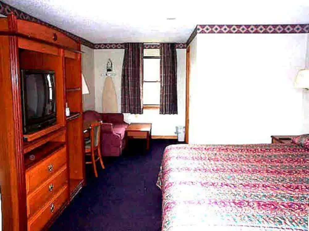 Wesley Inn & Suites 5/11