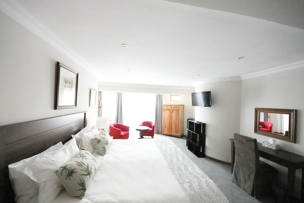 The Highlander Hotel 11/50