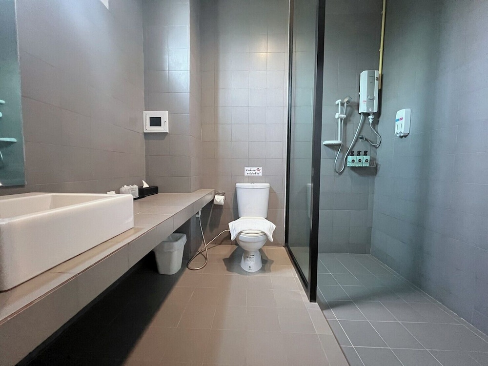 The Room at Maesai 38/40