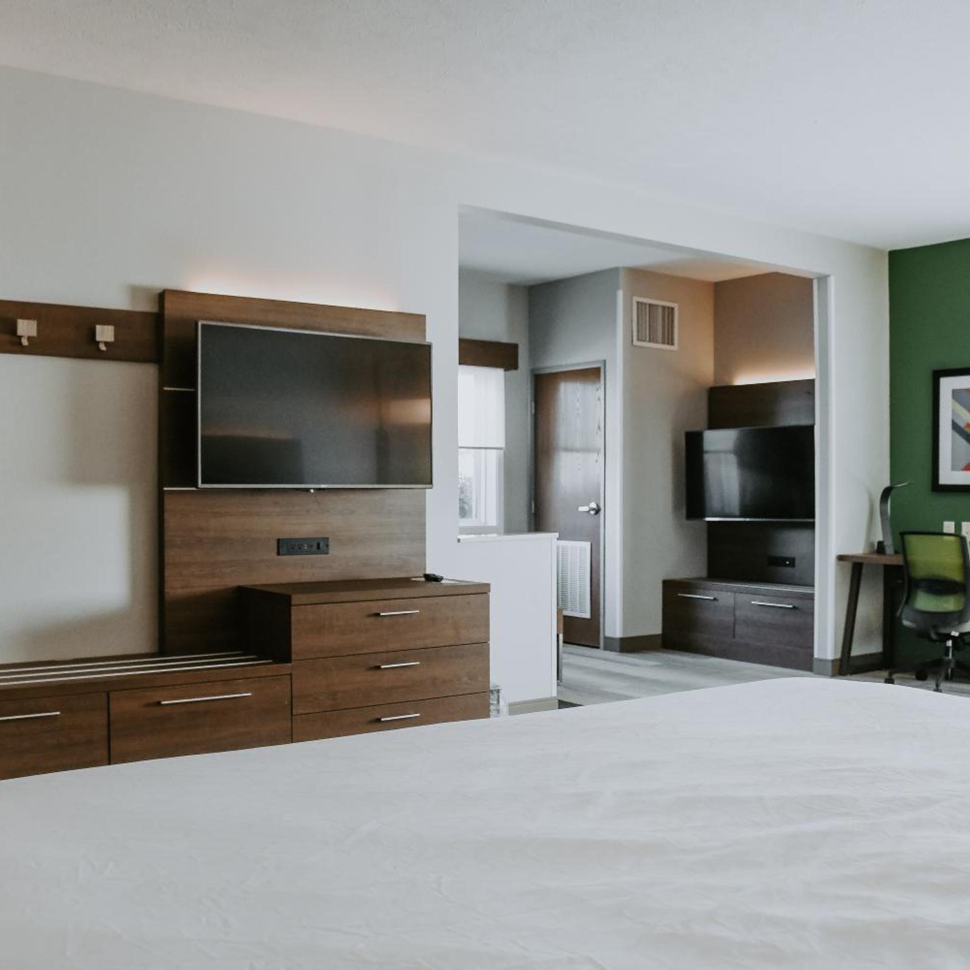 جناح بسرير كينج بغرفتي نوم، Holiday Inn Express and Suites Lincoln South 3/10
