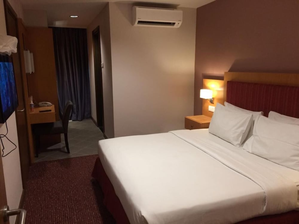 Jewels Hotel 17/46