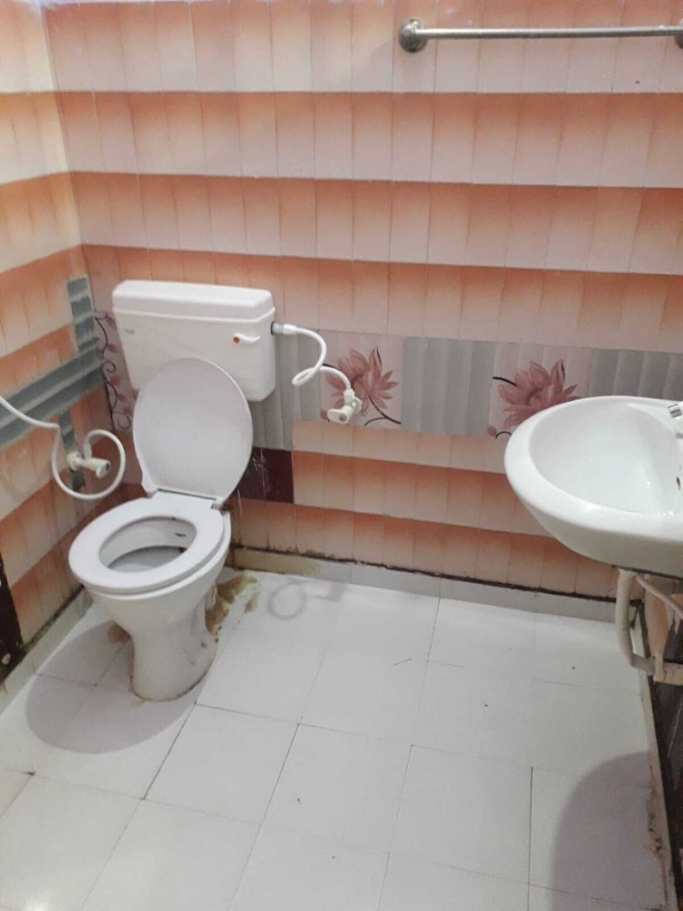 HOTEL RAJ BED AND BREAKFAST 32/36