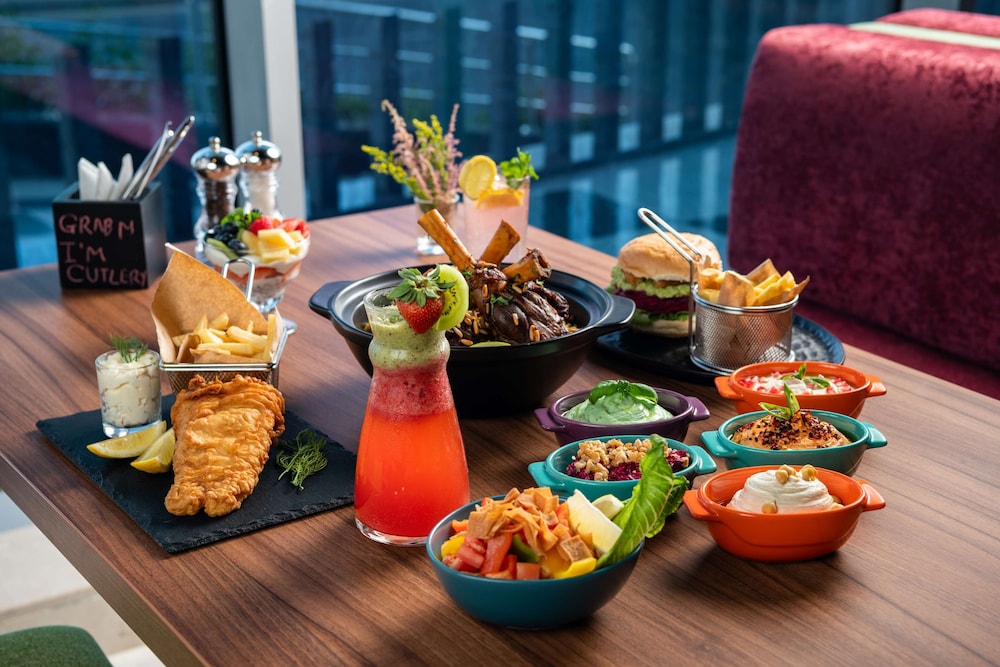 بارك إن باي راديسون جدة طريق المدينة(Park Inn By Radisson Jeddah Madinah Road) 47/65