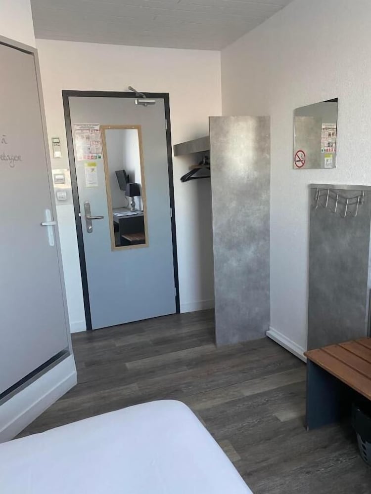 L'Hotel Le Marais Romilly Sur Seine Centre 6/44