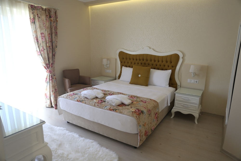 Gocek Naz Hotel 24/68