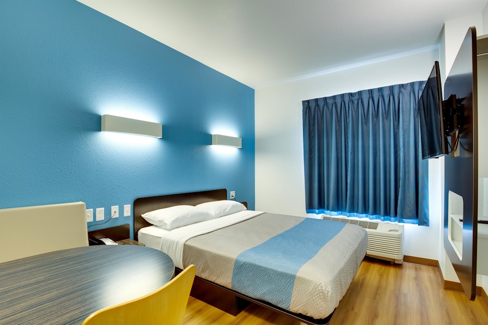Motel6 Poplar Bluff, MO 17/60