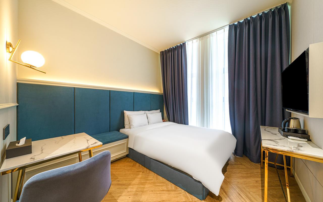 Boutique, Double Bed
