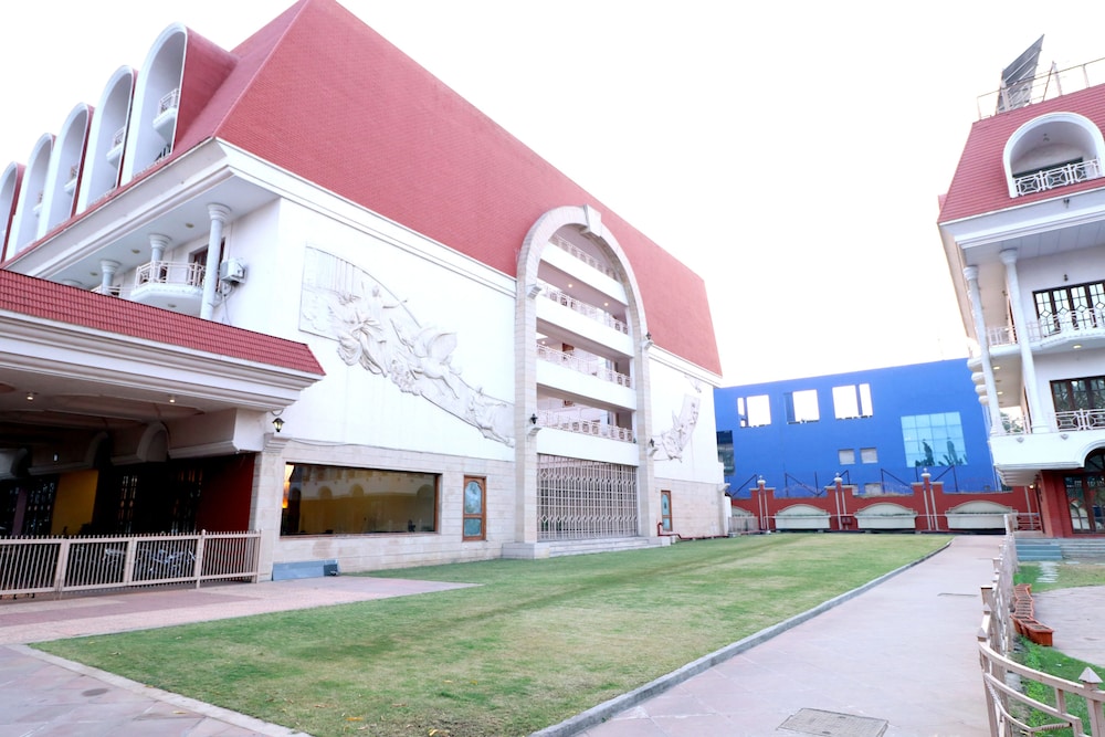 AURANGABAD GYMKHANA CLUB. 67/69