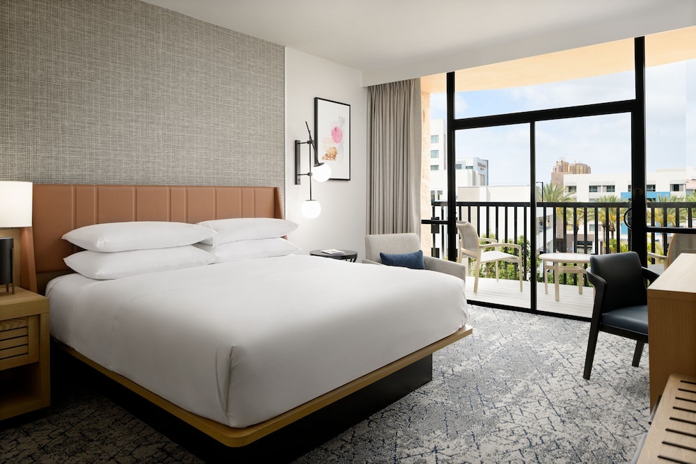 Room at Sheraton Park Hotel at the Anaheim Resort, ANAHEIM - CA