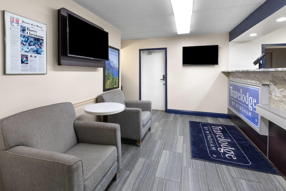 Travelodge by Wyndham Madison Heights MI 34/41