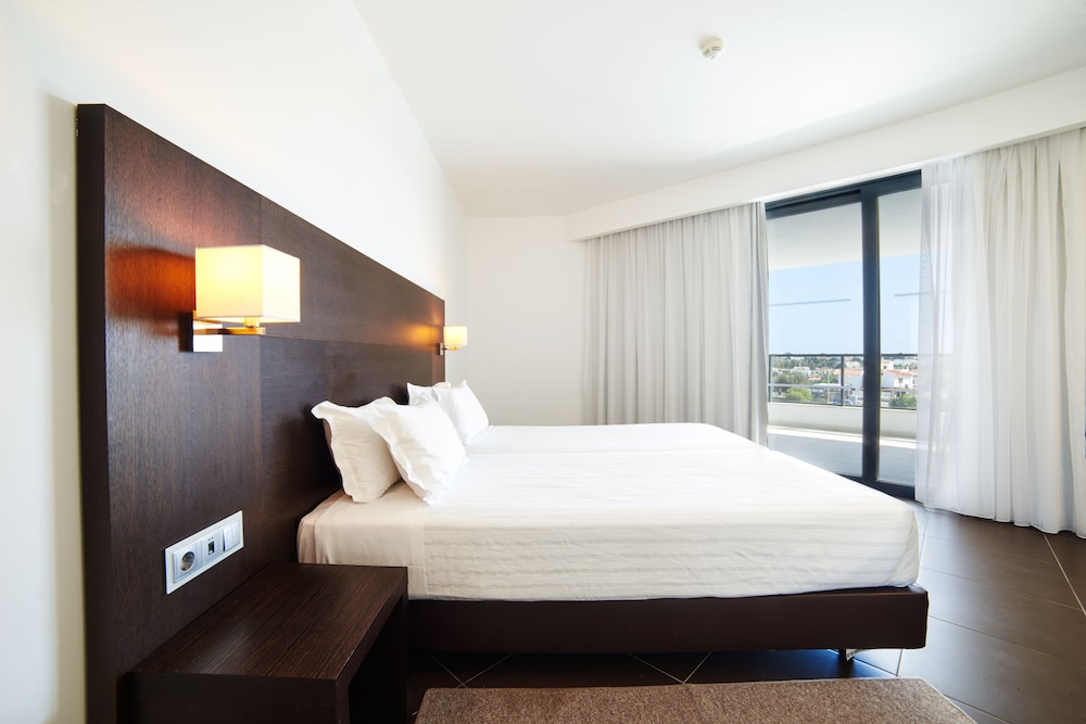 CLUB, SUITE