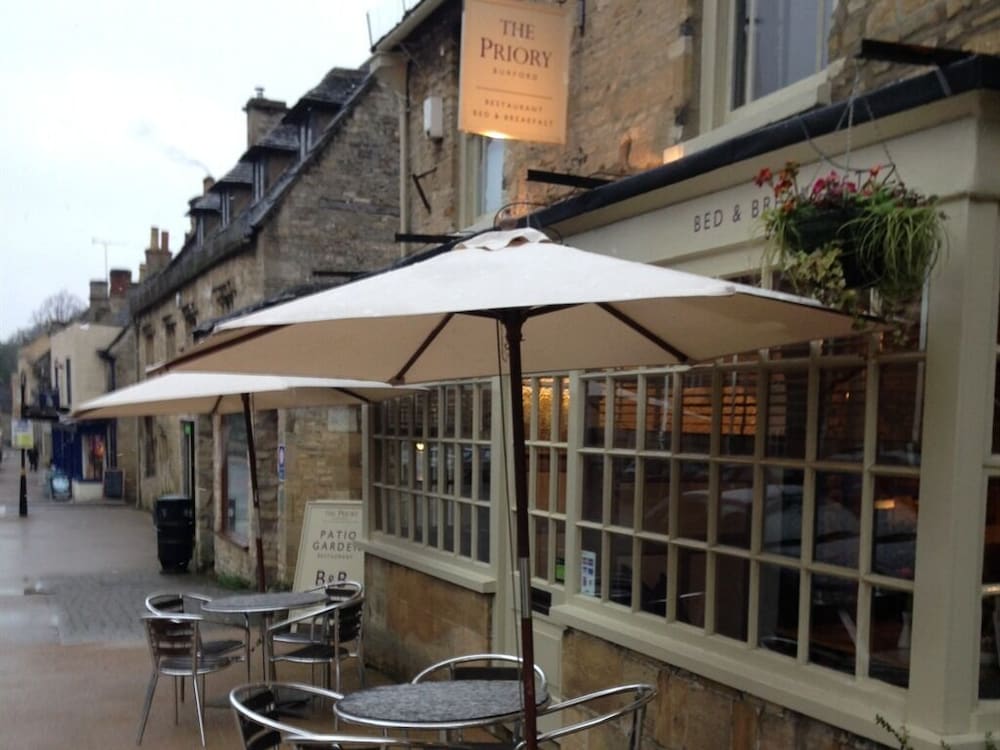 The Priory Burford Bed And Breakfast 1/59