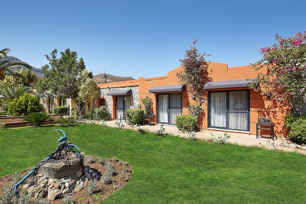Fi Light Solto Boutique Beach Hotel 26/41