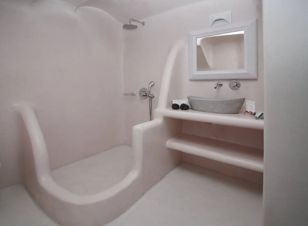 Superior, Villa, Queen Bed, Two Story, Sofa, Hot Tub، Palmariva Villas 2/2