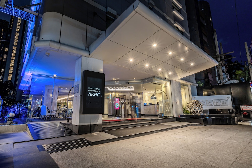 Night Hotel Bangkok (formerly Dream Hotel Bangkok) 77/81