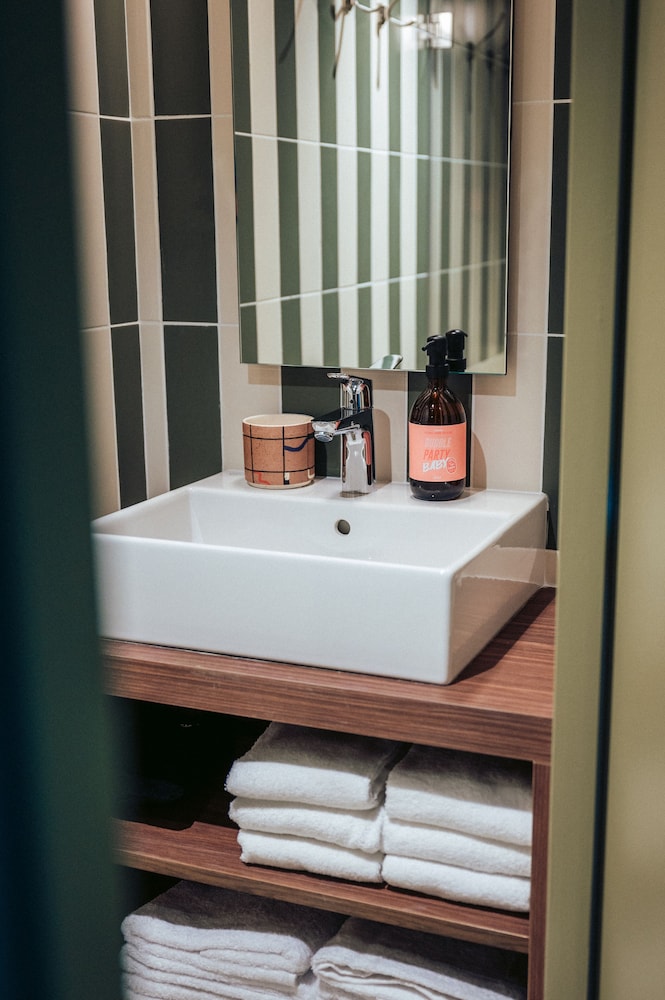 JOST Hotel Montpellier Centre St Roch 2/58