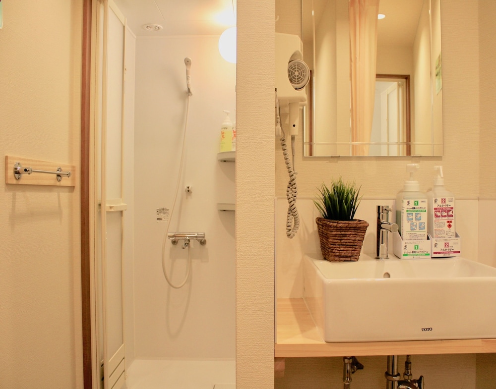 Osaka Guesthouse Nest 66/68
