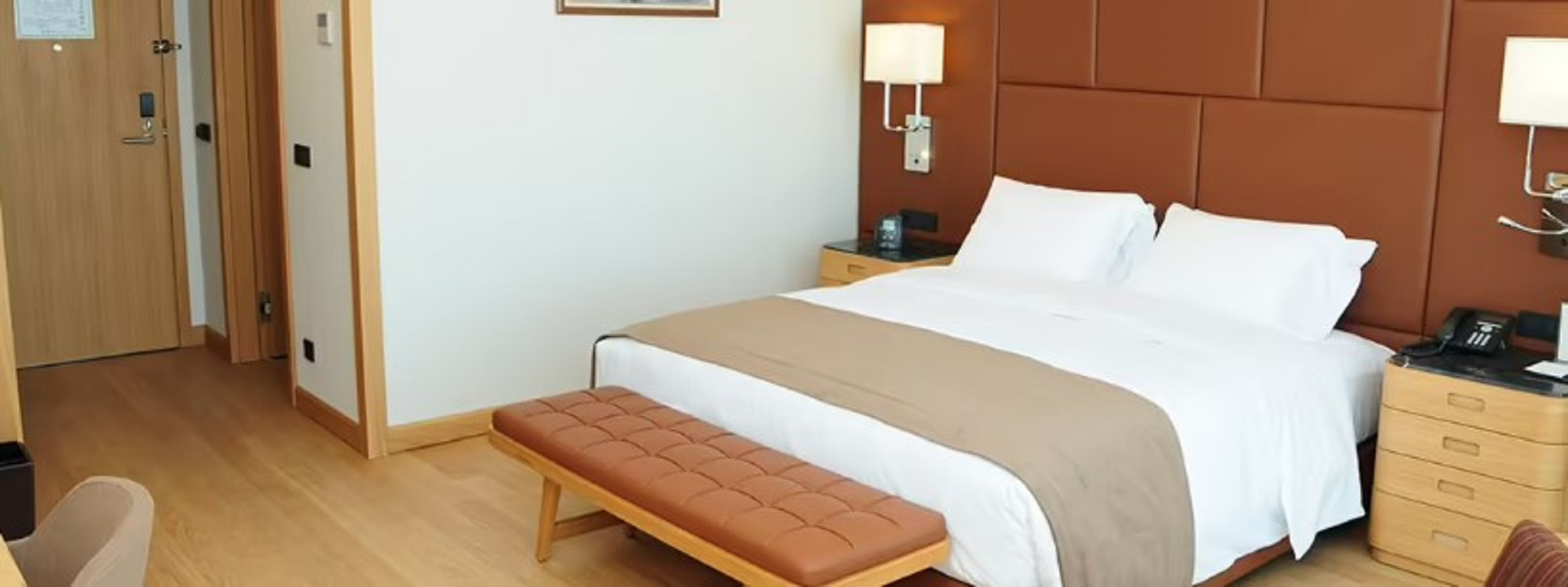 DELUXE, KING BED, PANORAMIC VIEW