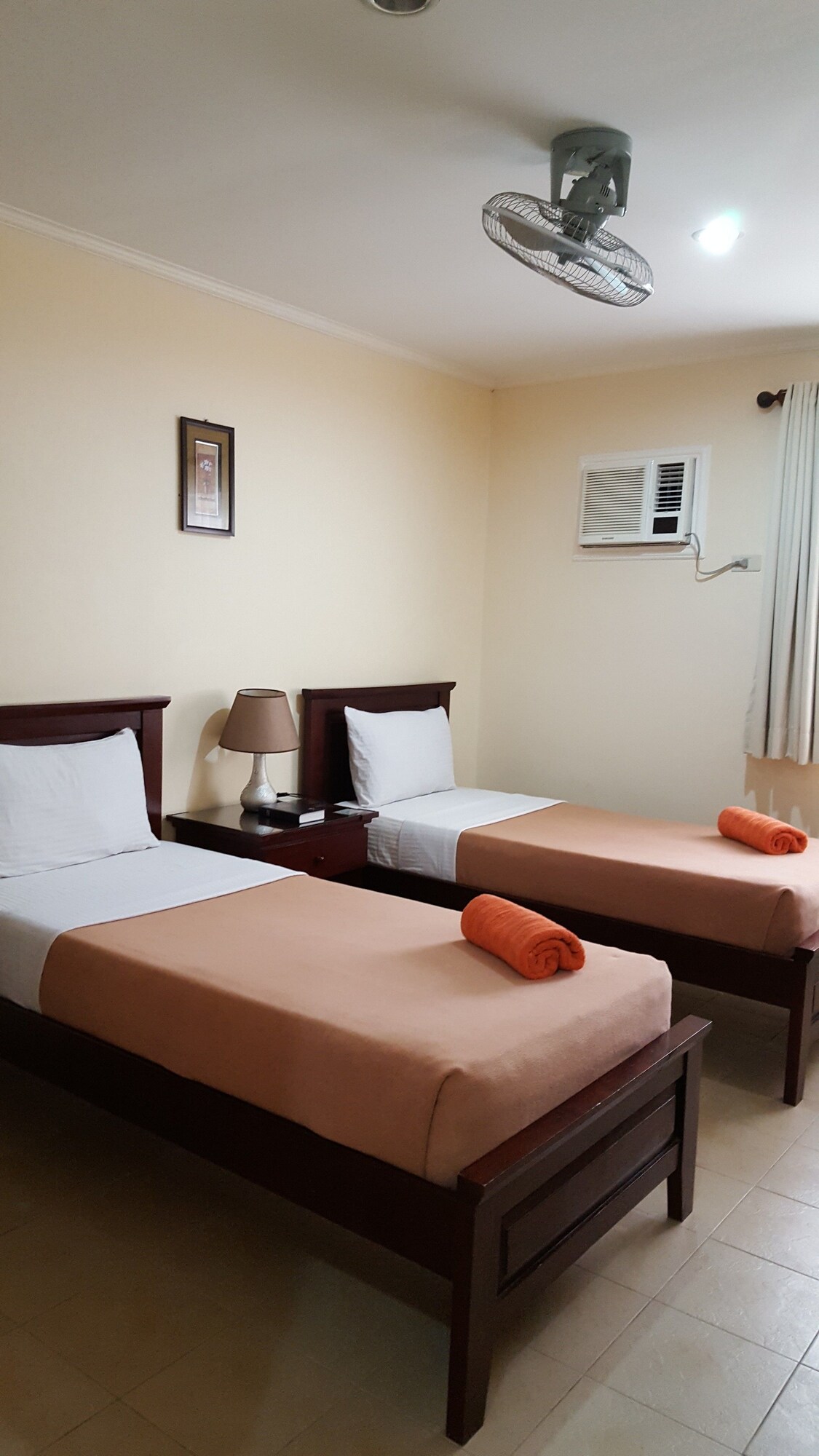 STANDARD, TWIN BEDS, WEST WING