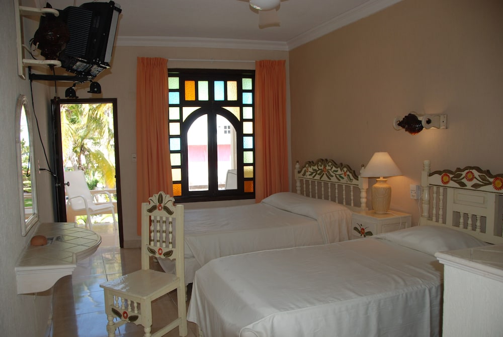 Hotel Cabanas Maria del Mar 11/43