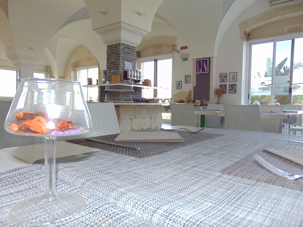 Oasis Park Hotel 29/43