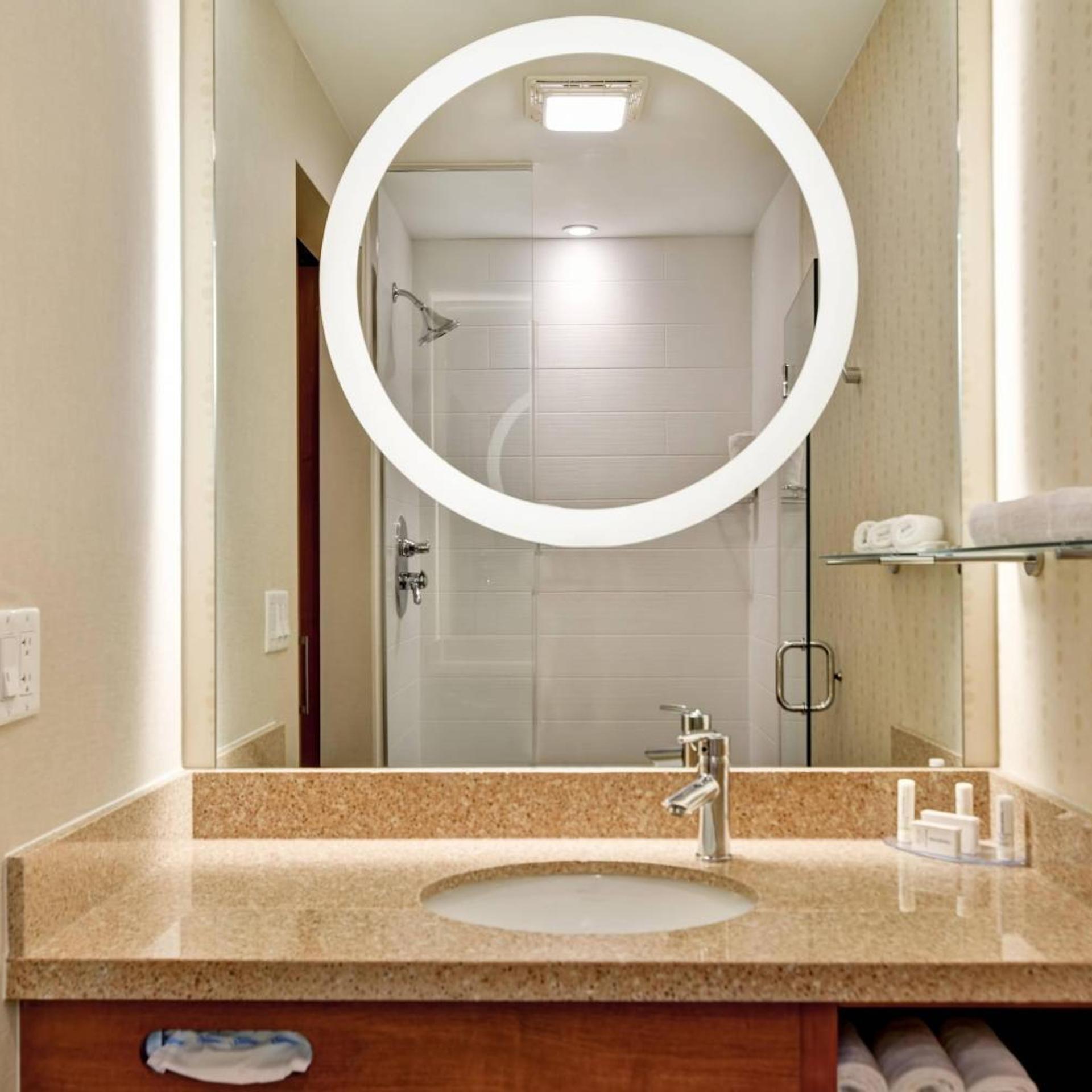 جناح بسرير كوين مع أريكة، Springhill Suites By Marriott Denver Anschutz Medical Campus 3/3