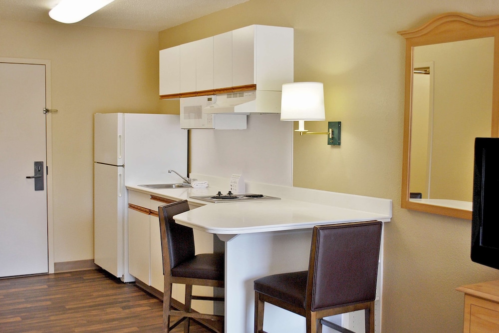 Extended Stay America - St. Louis - Westport - Central 39/62