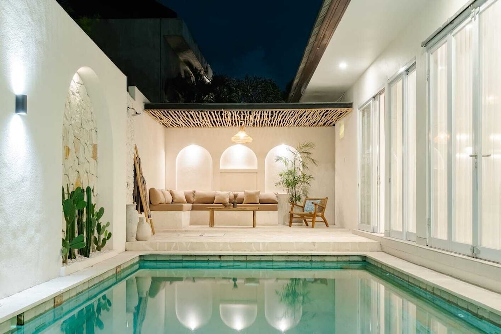 Villa Putih Berawa 24/50
