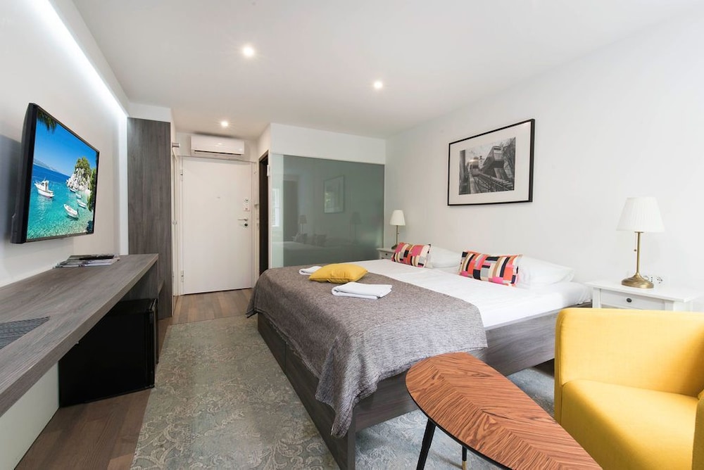 Tia Apartments And Rooms 20/55