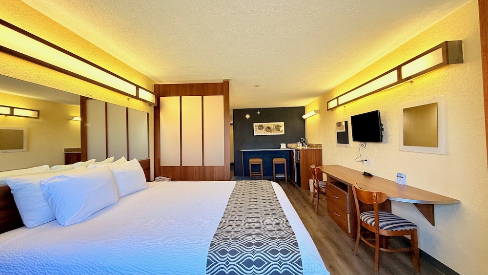 Room, King Bed