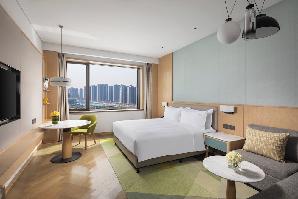 غرفة قياسية بسريرين منفصلين بإطلالة على المدينة، Holiday Inn Zhengzhou High-Tech Zone 2/6