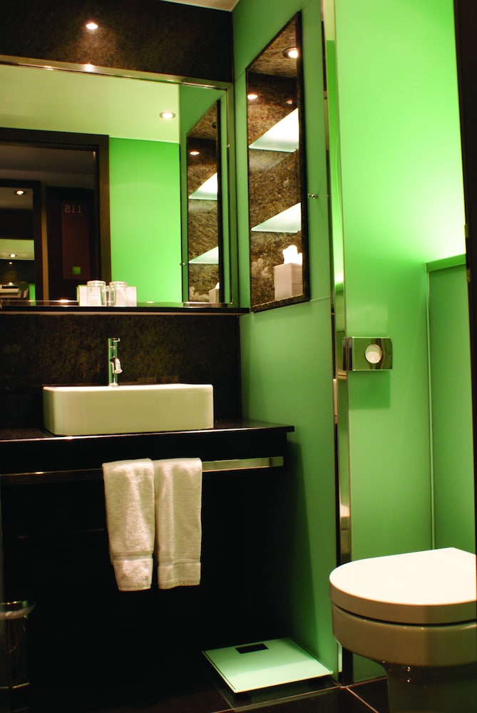 غرفة قياسية بسريرين منفصلين، Crowne Plaza London - Kingston 4/5