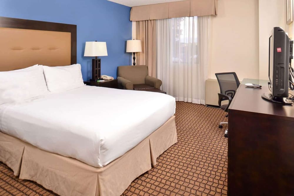 Ramada Plaza by Wyndham Sheridan Hotel and Convention Center 13/50
