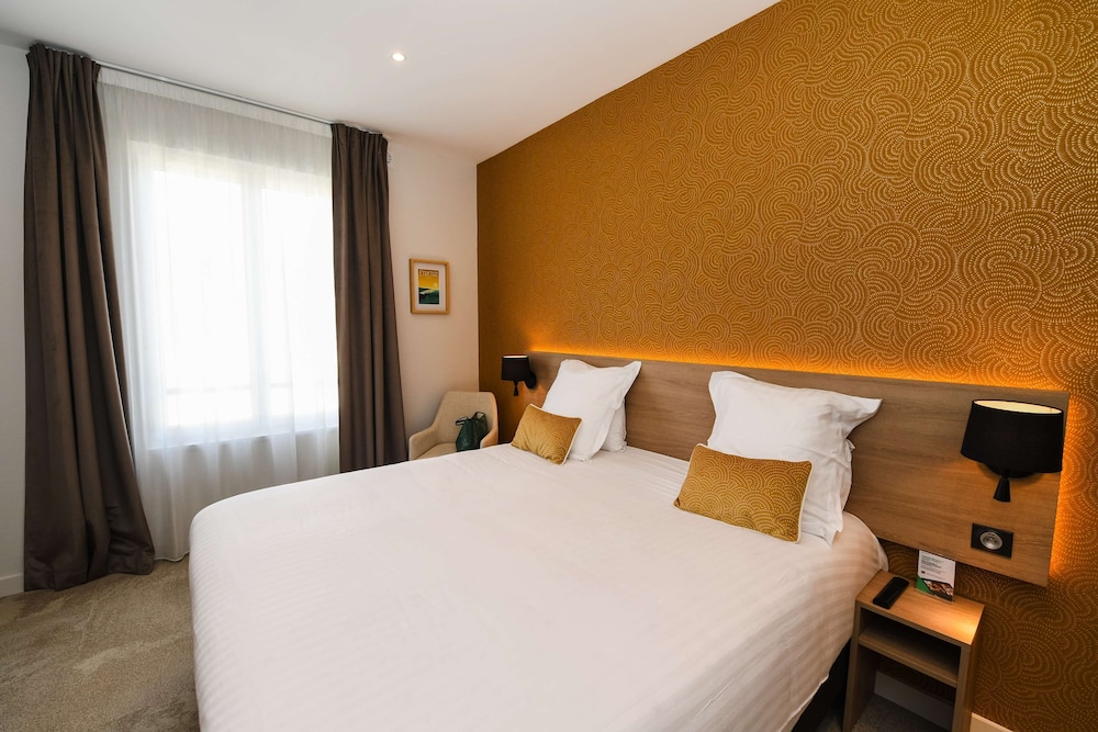 DELUXE, KING BED