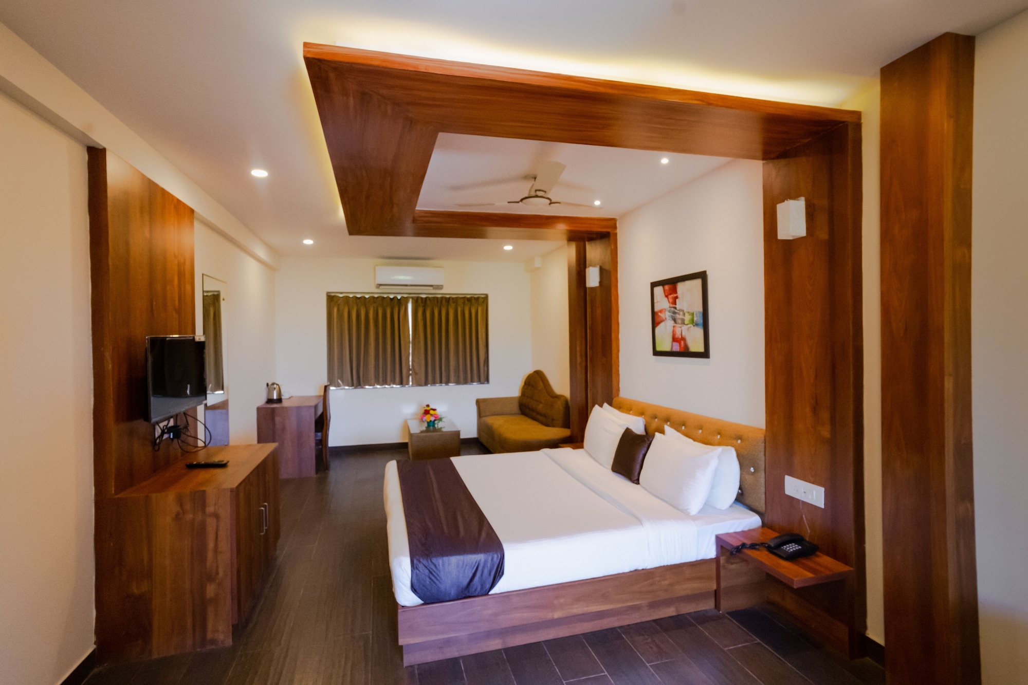 PREMIER, SUITE, LIVING AREA, BATHTUB