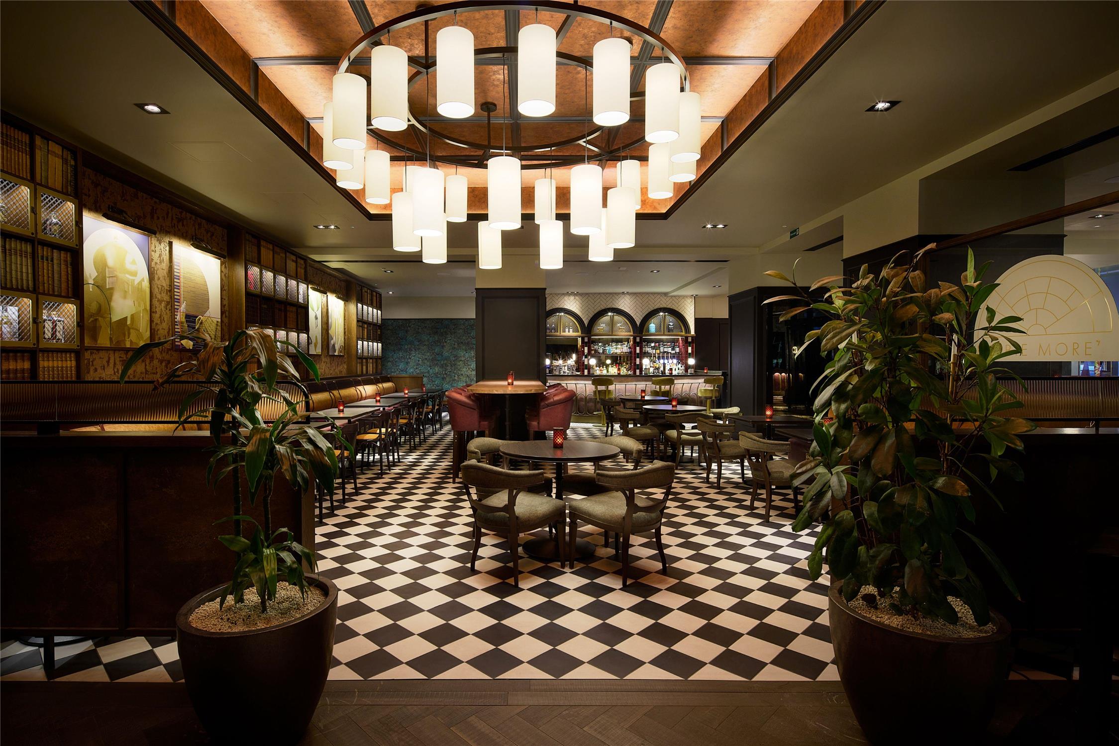 Hilton Edinburgh Carlton 17/26