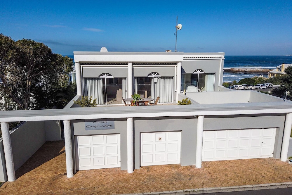 Hermanus Beachfront Lodge 3/43