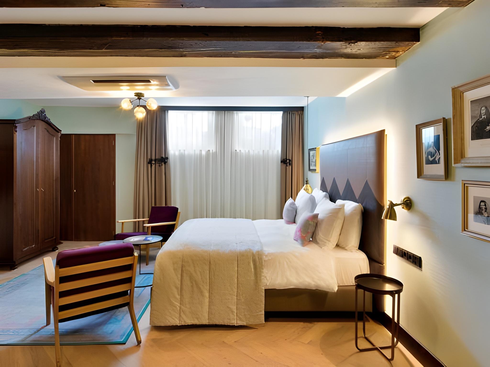 Semi Room, Basement, Suite, Quadruple