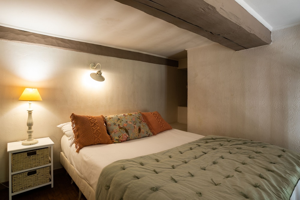 SUPERIOR, KING BED, GARDEN VIEW