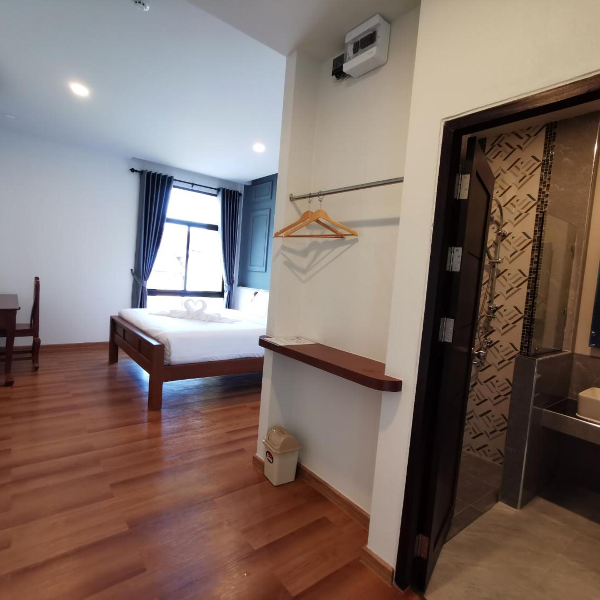 Racha Khong Hotel 31/40