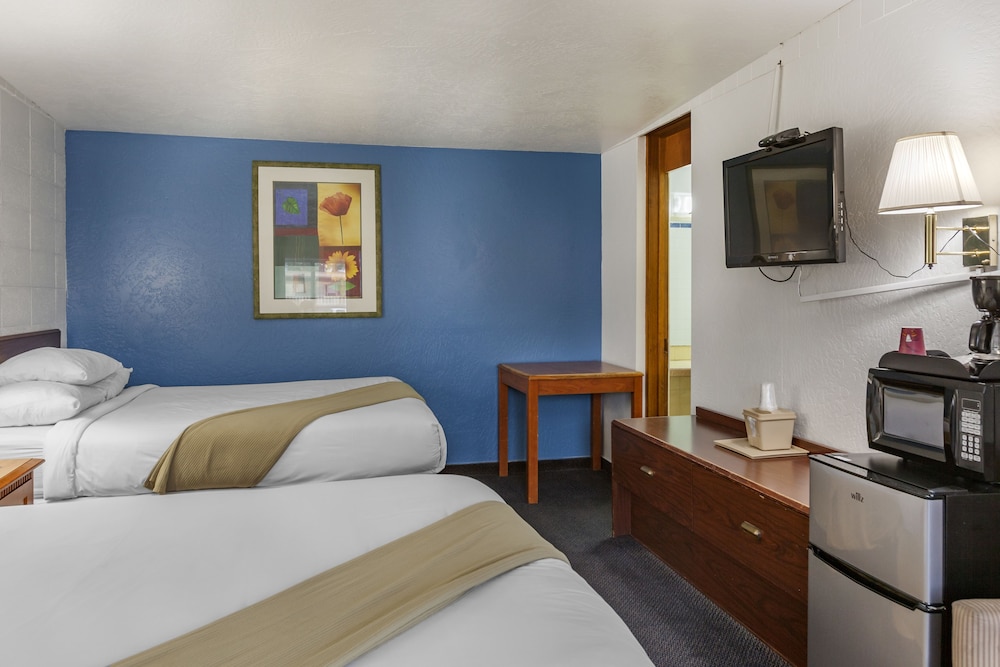BASIC, 2 DOUBLE BEDS