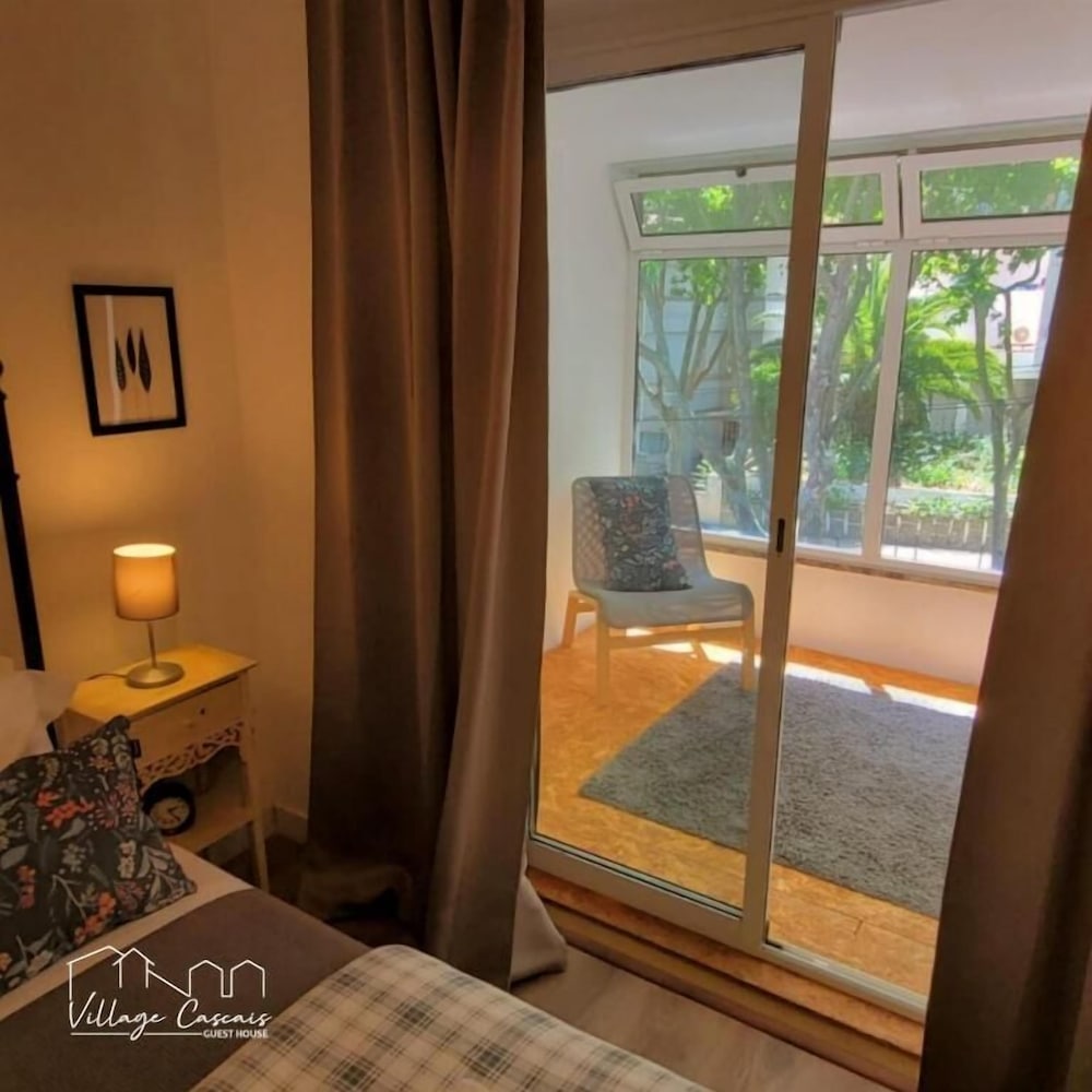 F3 Hostels 50/50