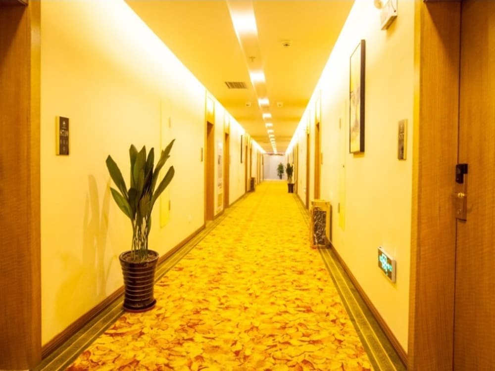 GREENTREE INN YANCHENG DONGTAI HUIYANG ROAD GUOFU HOTEL 28/39