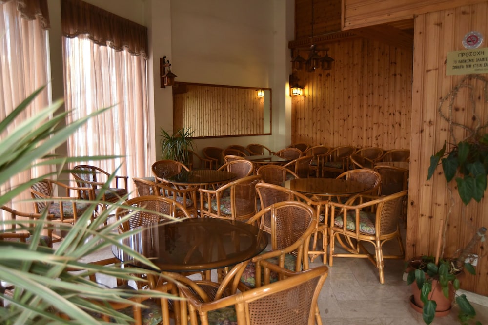 Elysso Hotel 42/60