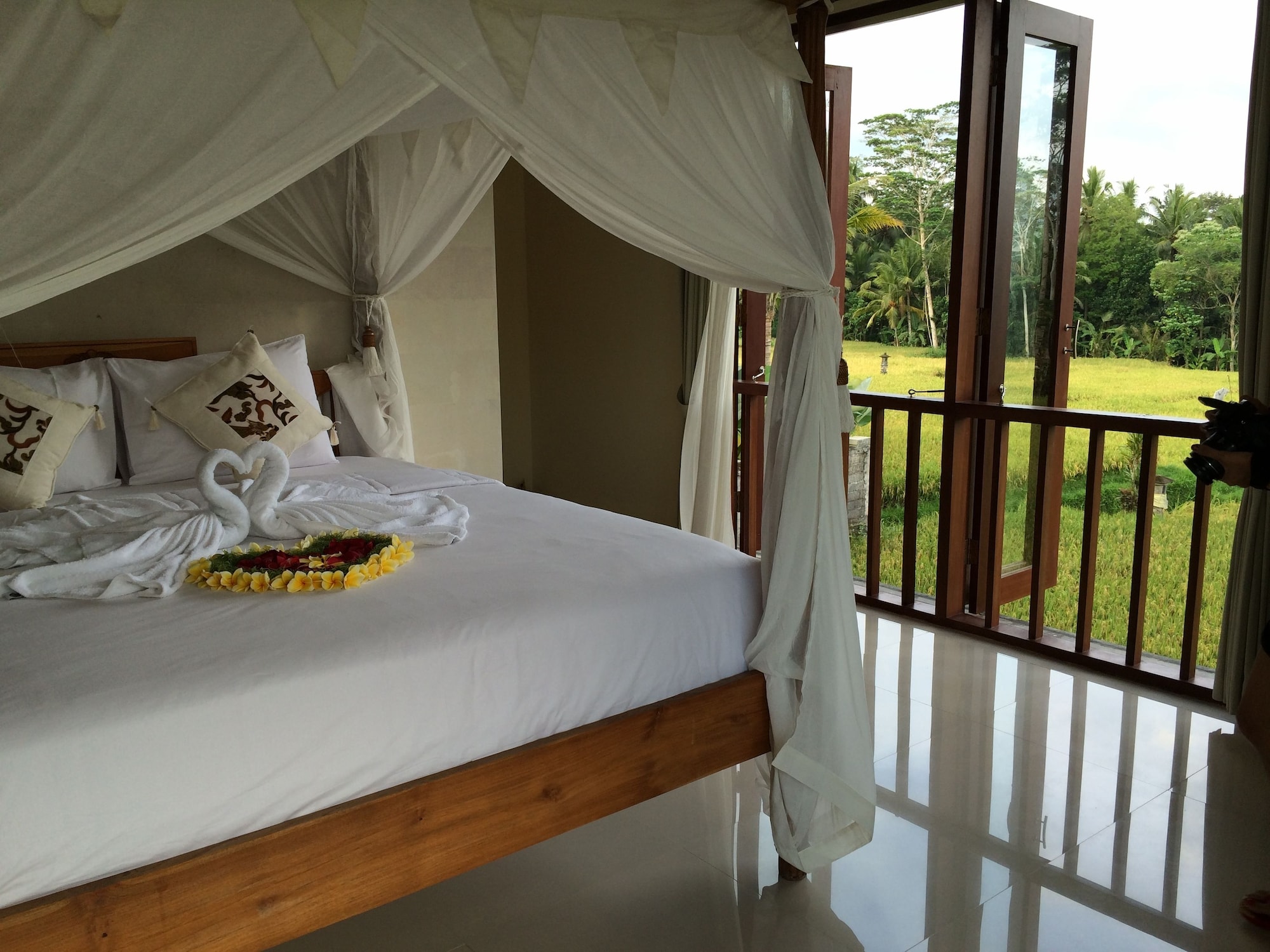1 BEDROOM, VILLA