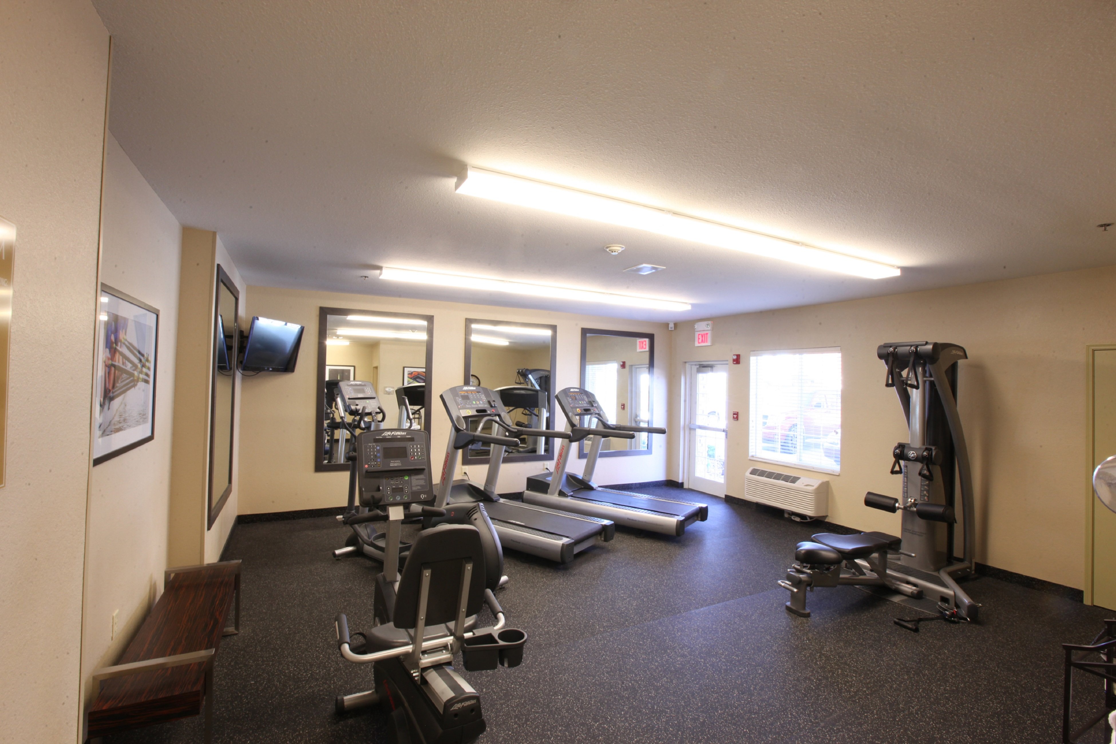 Candlewood Suites St. Joseph 23/54
