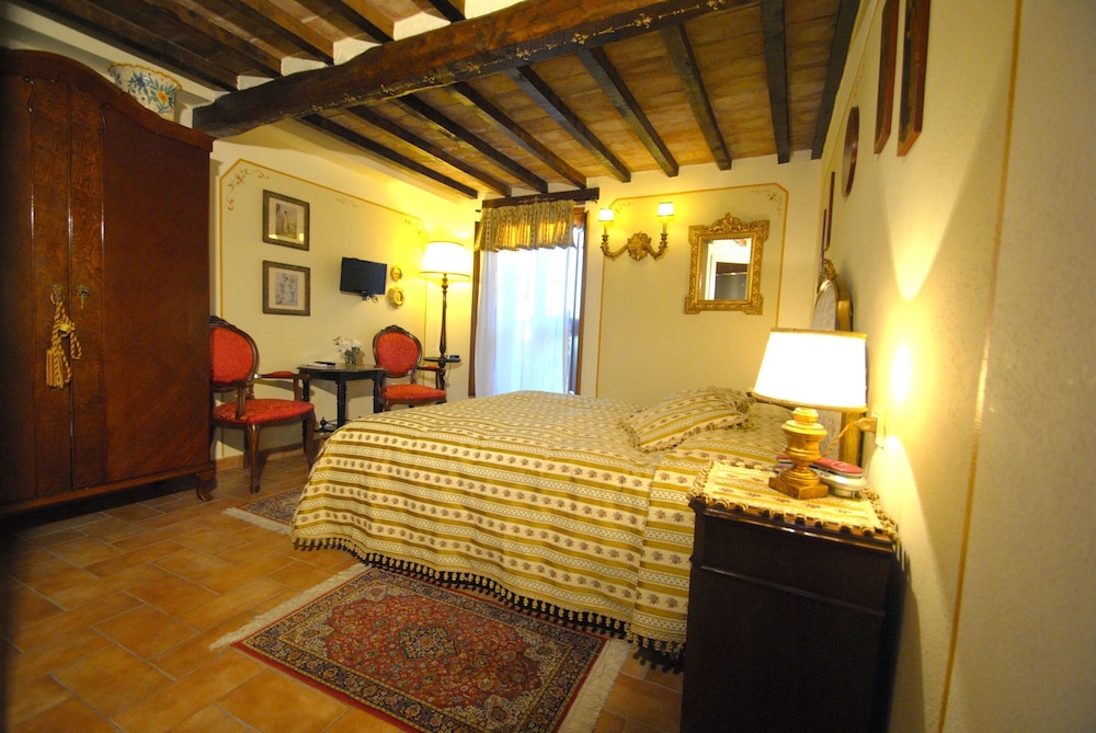 Albergo Torre Sangiovanni 9/75