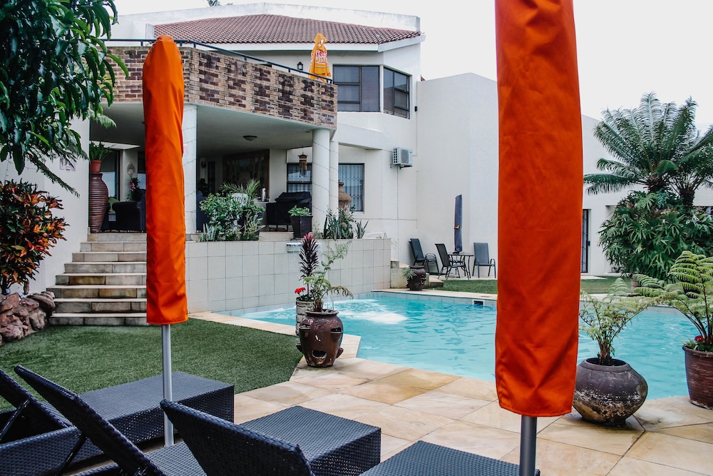 La Dolce Vita Guest House 40/50