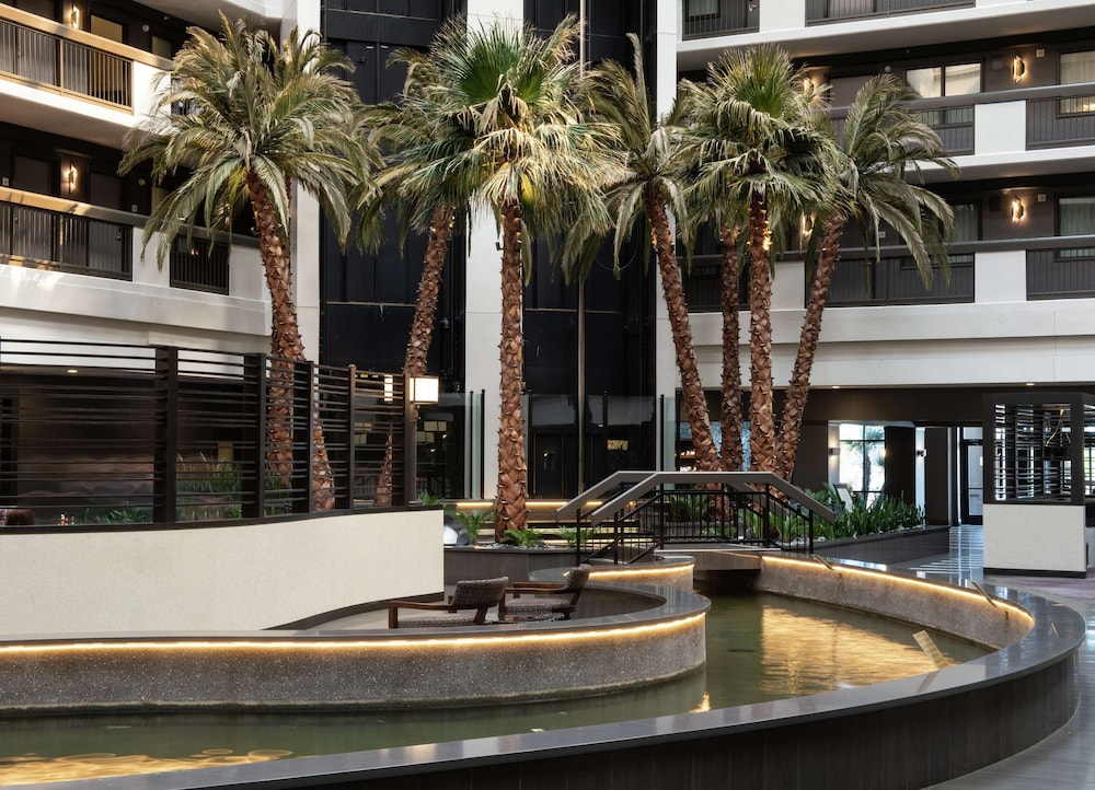 Embassy Suites Las Vegas 11/76